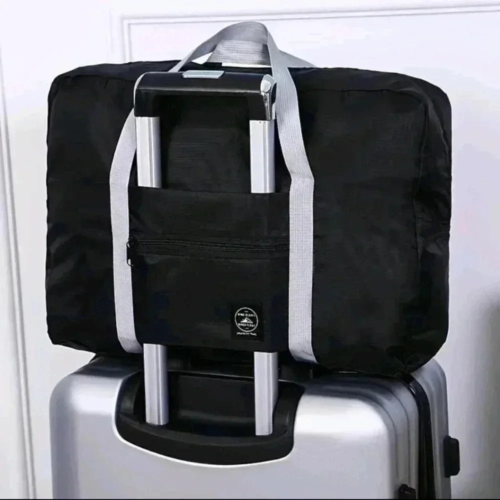 Compact folding travel bag womens and mens storage for long car and plane rides